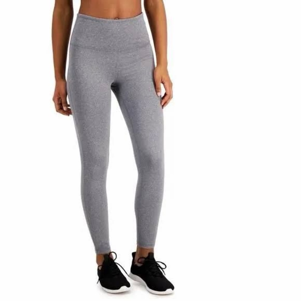 Vuori Women's clean elevation leggings in Light Gray